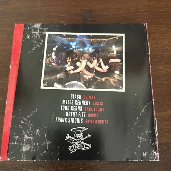 Slash featuring Myles Kennedy & the Conspirators live at the Roxy 9.25.14 - Picture 9 of 9